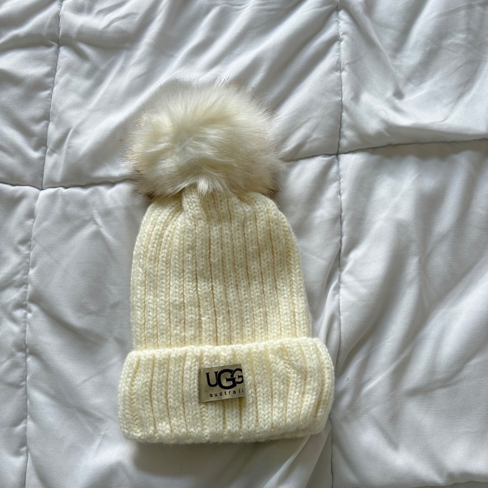 UGG Australia Cream Ribbed Knit Beanie with Faux Fur Pom-Pom White Winter Hat